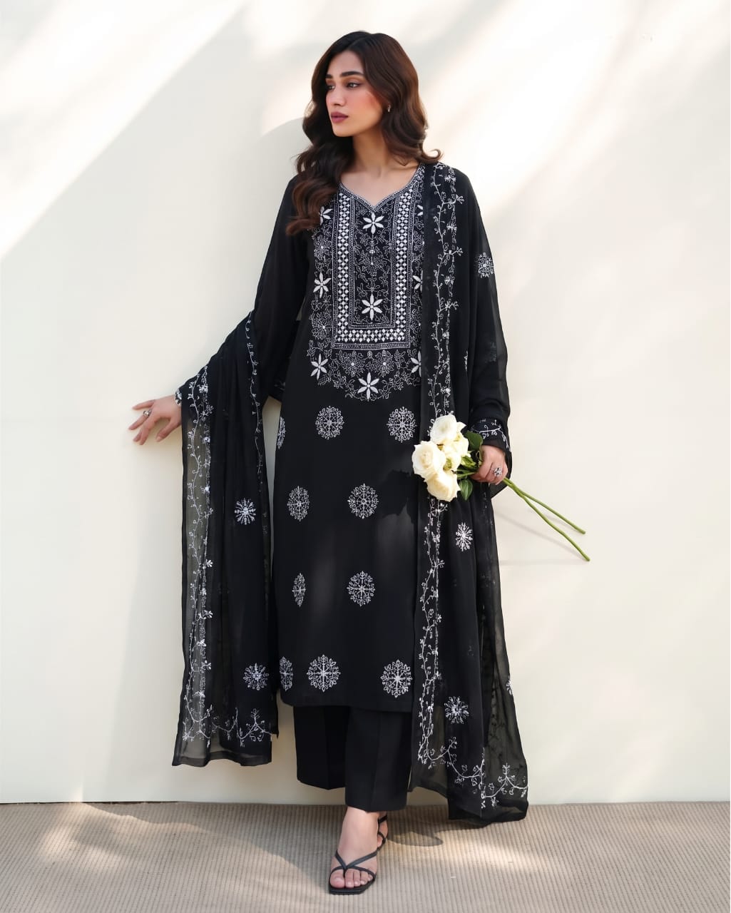 Luxe Femme – Black Embroidered 2-Piece Suit with Dupatta
