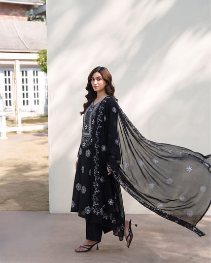 Luxe Femme – Black Embroidered 2-Piece Suit with Dupatta