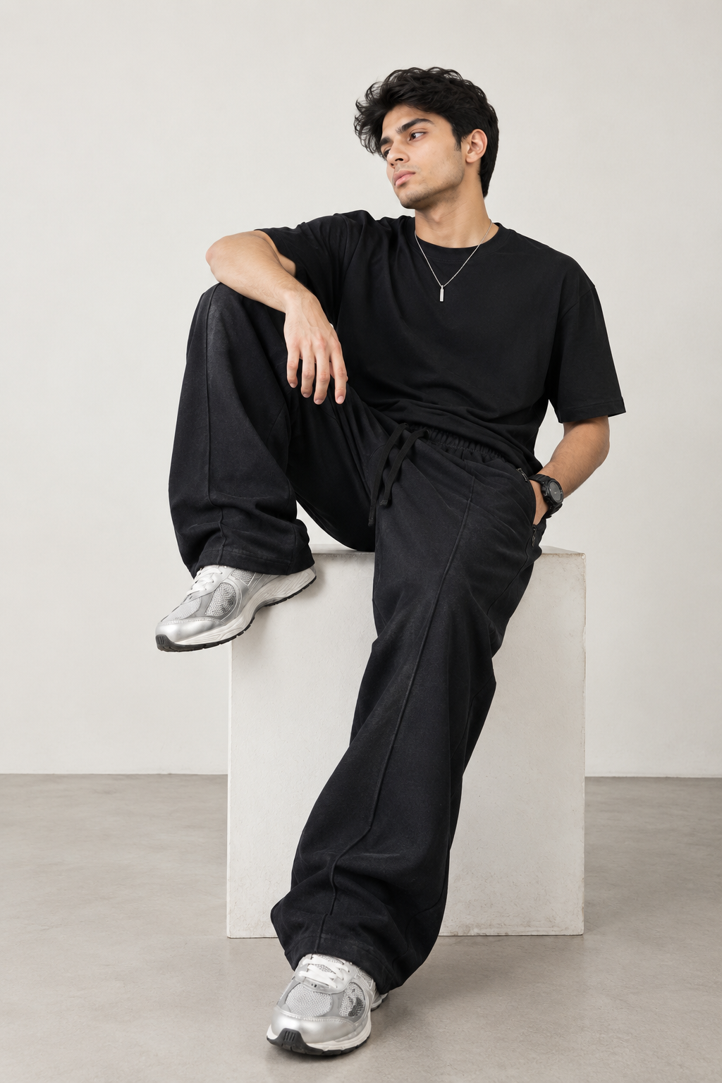 FW Straight-Fit Trousers – Black